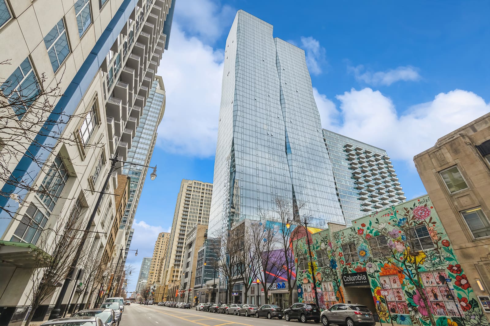 arrive-michigan-avenue-apartment-homes-for-rent-chicago-il-60605-building-exterior